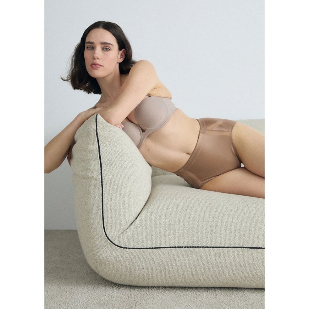 Spanx Booty-Lifting Brief Shapewear Cafe Au Lait Size XS